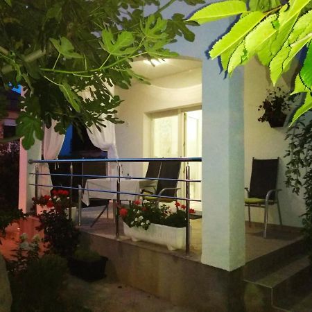 Radenka Zafron Apartment Vodice Exterior photo