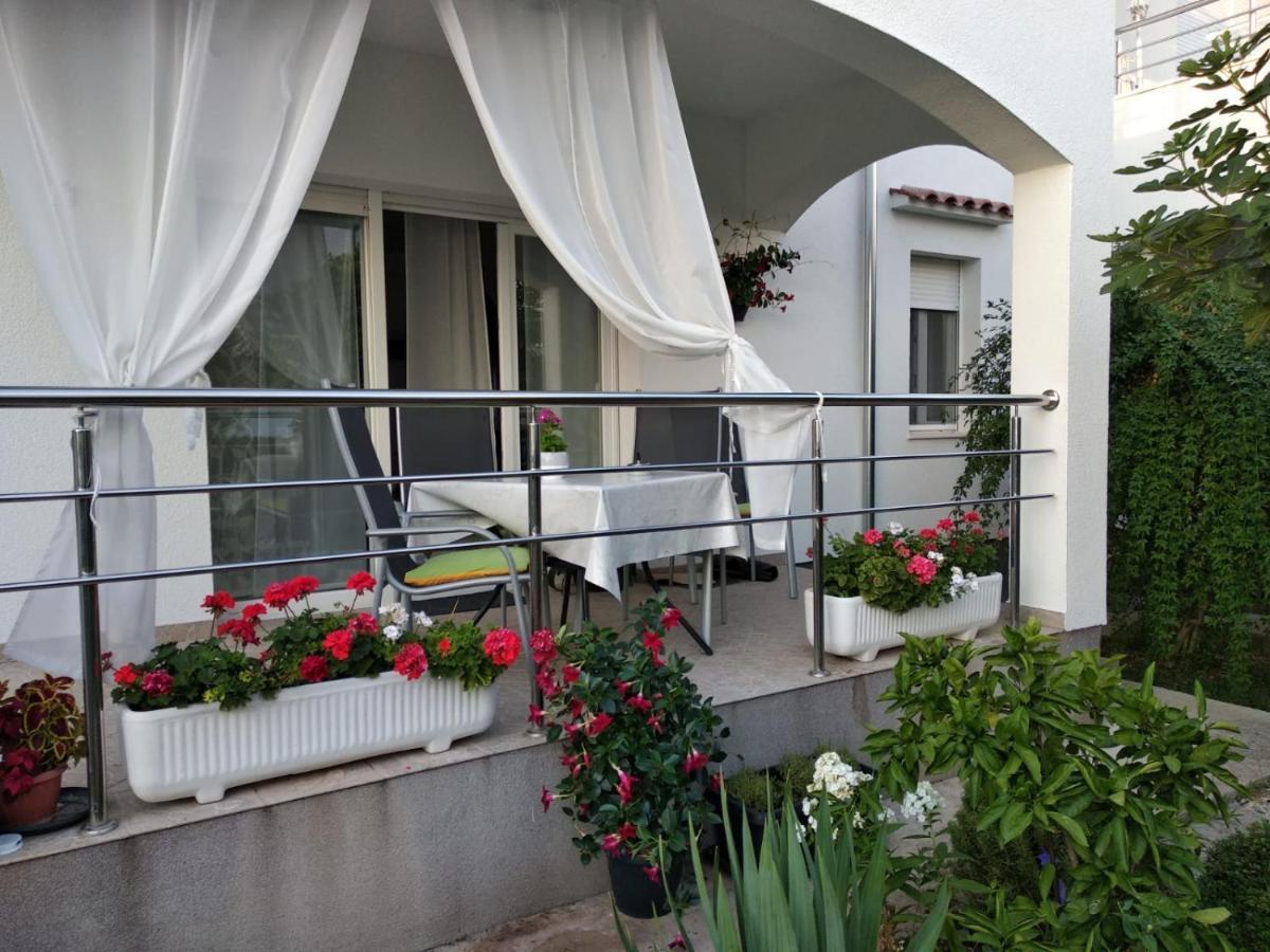 Radenka Zafron Apartment Vodice Exterior photo