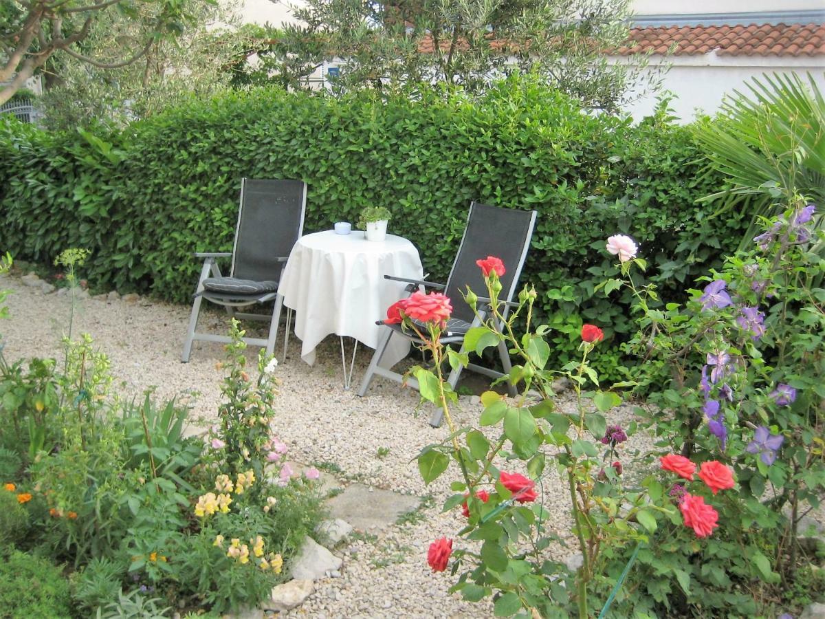 Radenka Zafron Apartment Vodice Exterior photo